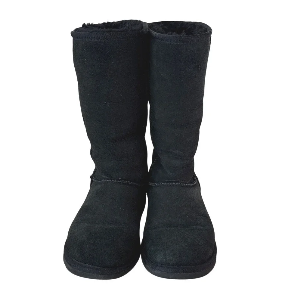 UGG‎ Classic Tall Black Winter Boots in Black Sheepskin Size Women's 6